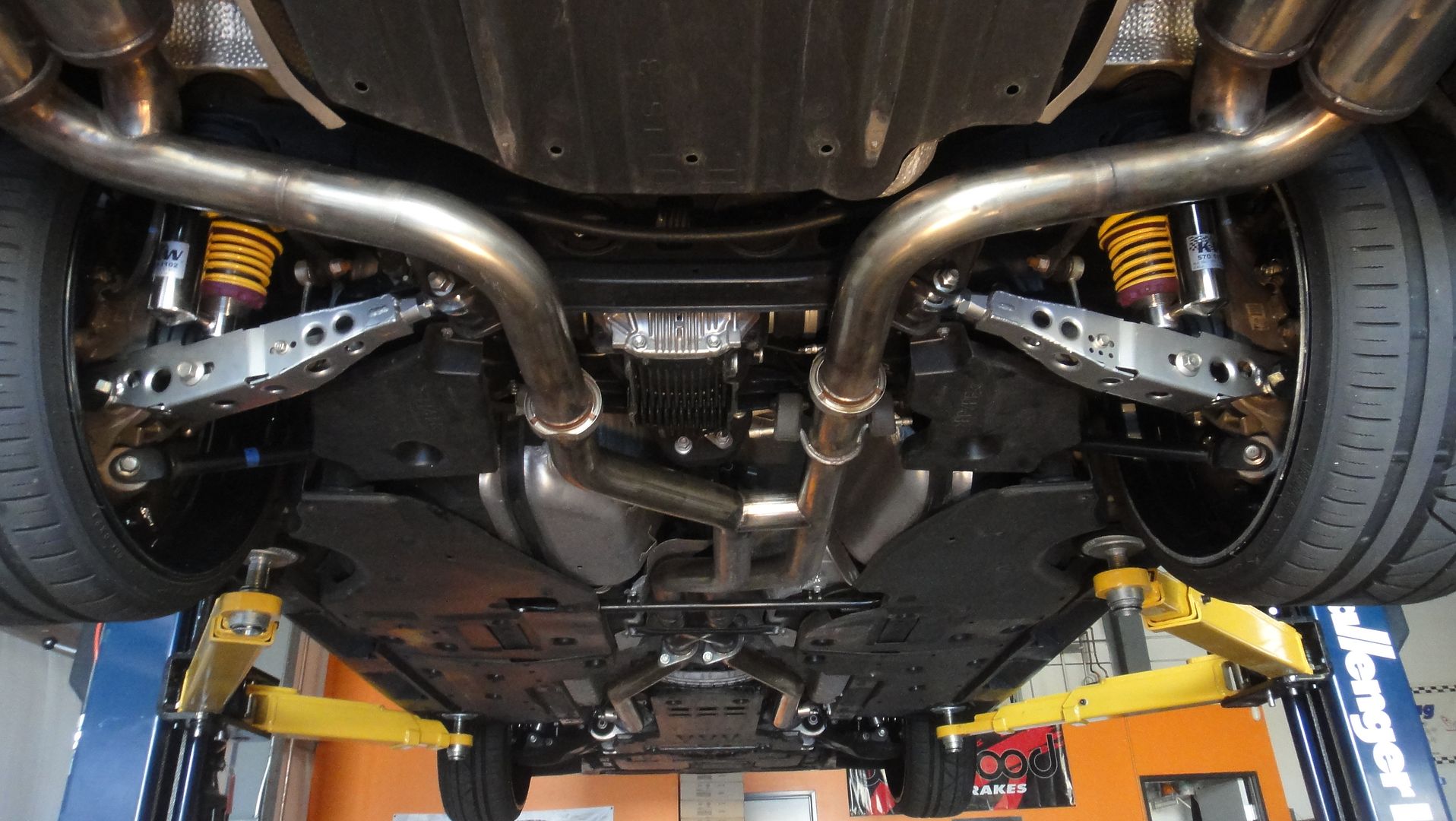 Figs Engineering Mega Arms & Toe Links Installed (Lexus ISF